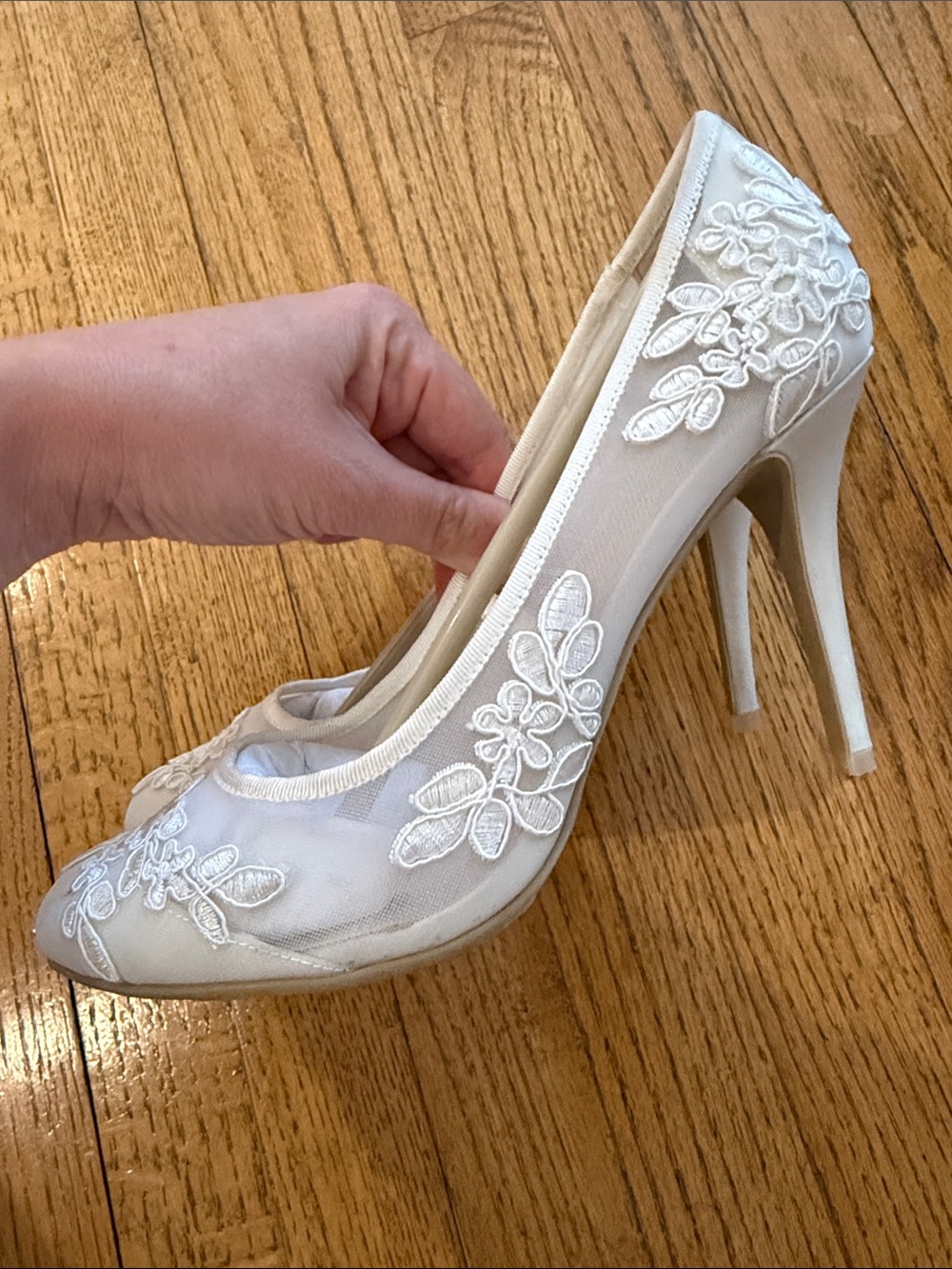 Davids Bridal Embroidered Bridal Heels Pumps Adley Mivory Size 8 EUC